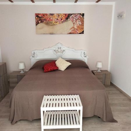 דירות סירקוזה Casina Al Rettifilo מראה חיצוני תמונה
