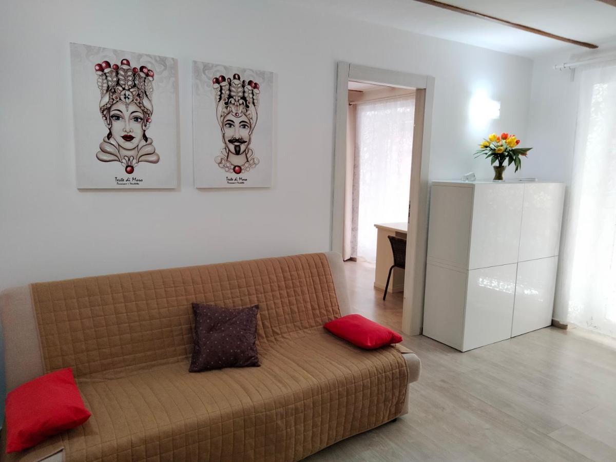 דירות סירקוזה Casina Al Rettifilo מראה חיצוני תמונה