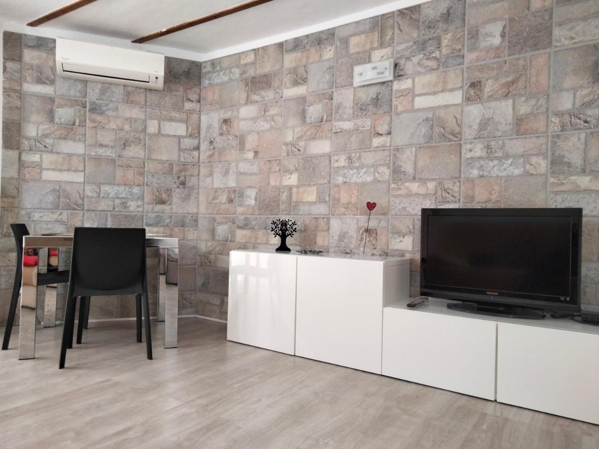 דירות סירקוזה Casina Al Rettifilo מראה חיצוני תמונה